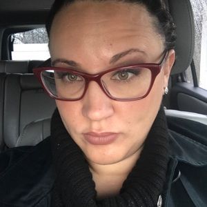 Meet your Posher, Isabel